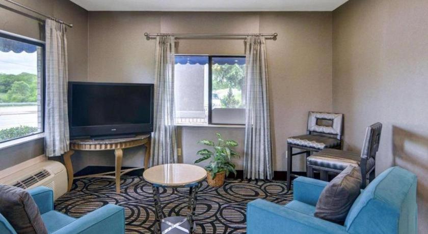 Quality Inn & Suites Grand Prairie Exterior foto